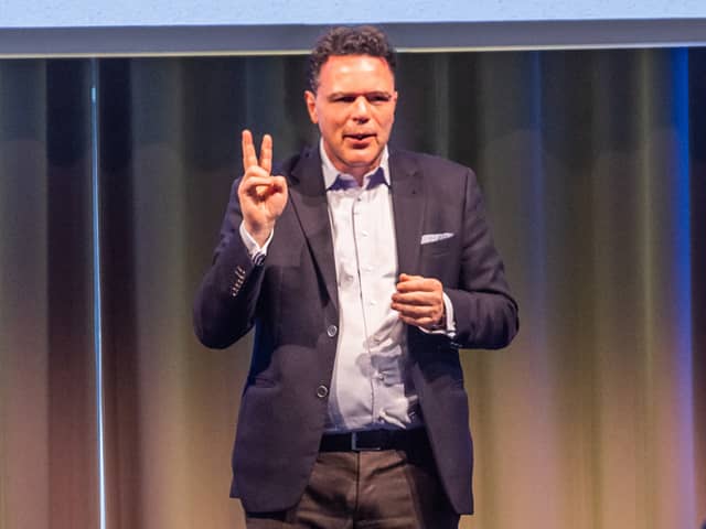 Gastredner zum Thema Künstliche Intelligenz (KI): dieser wurde von einer Bild KI gemacht